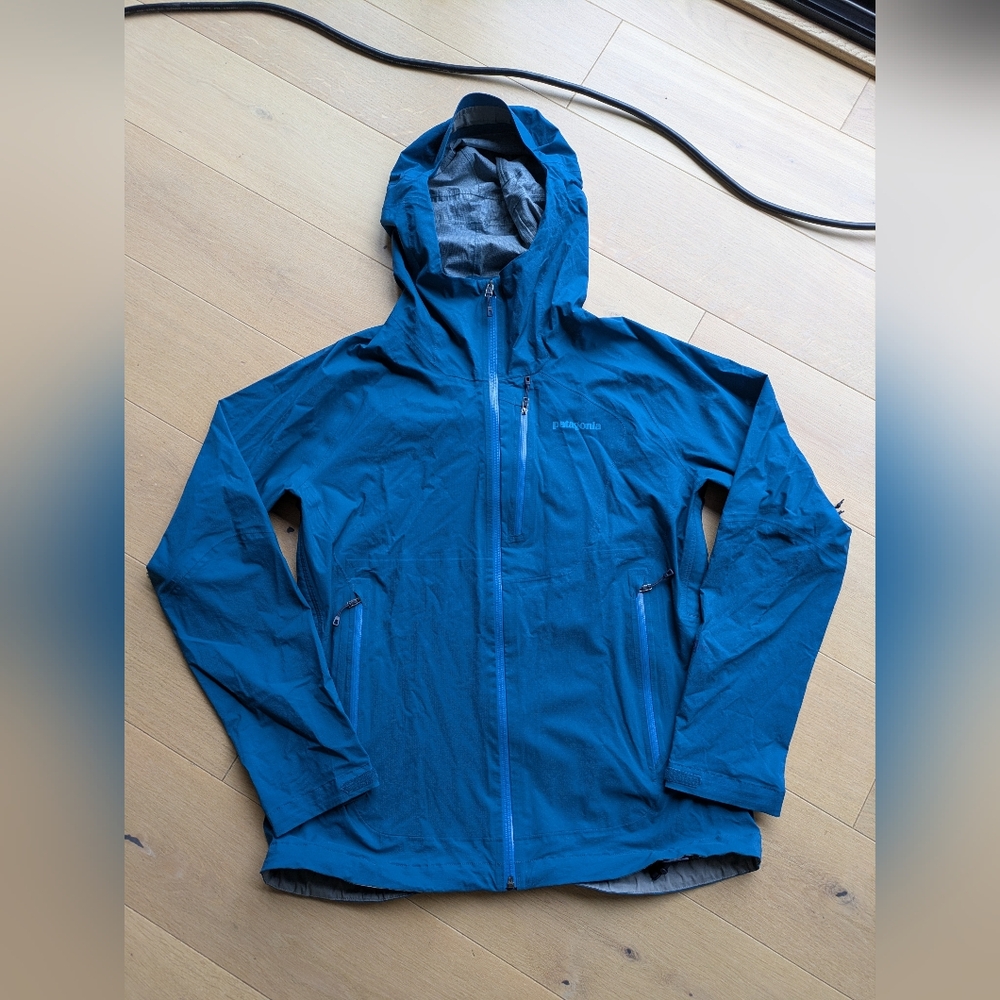 For Sale Until Monday! Patagonia Women's Stretch Rainshadow Jacket